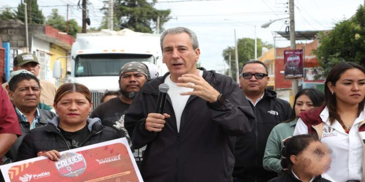 Rehabilitan calles en Romero Vargas y San Aparicio
