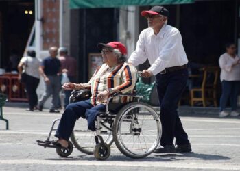 En situación de pobreza, 37 % de adultos mayores
