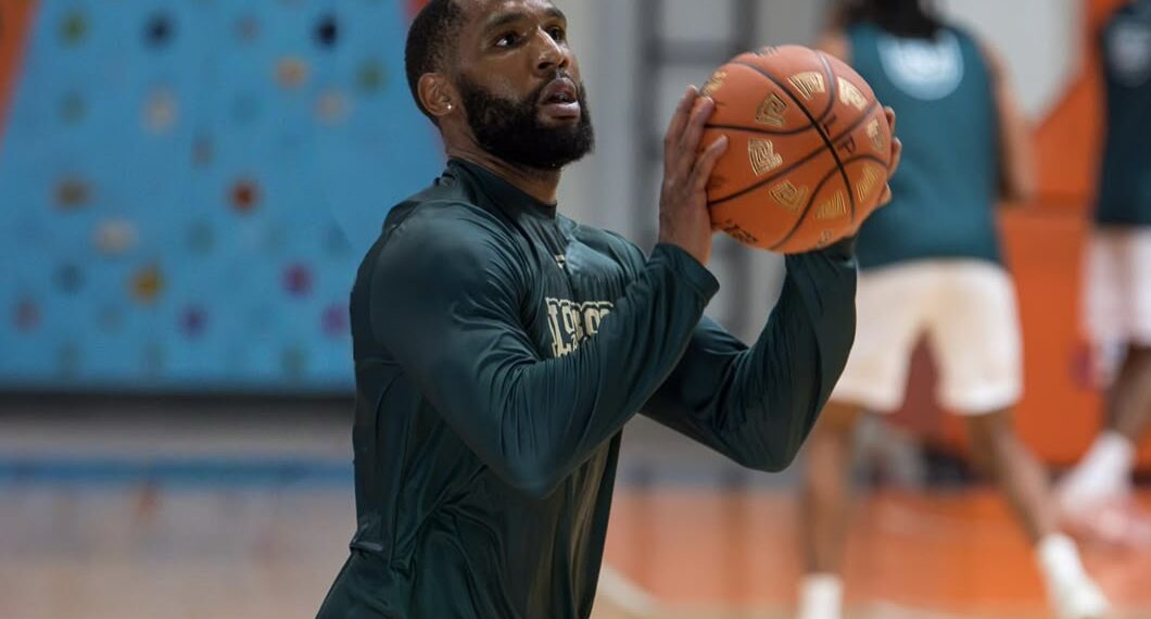 Lobos Puebla incorpora a Tekele Cotton