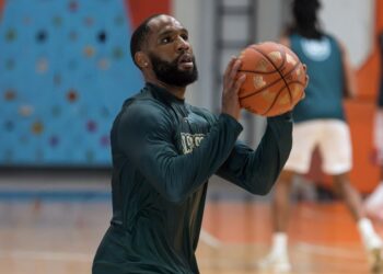 Lobos Puebla incorpora a Tekele Cotton