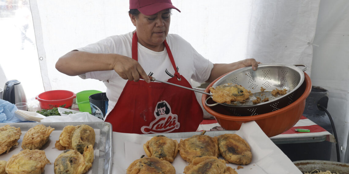 Estiman venta de 3 millones de chiles en nogada 