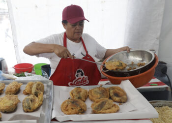 Estiman venta de 3 millones de chiles en nogada 