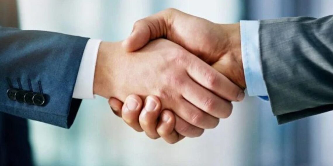¡Se dan la mano!