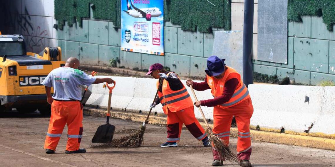 Retiran 30 toneladas de desechos en ríos