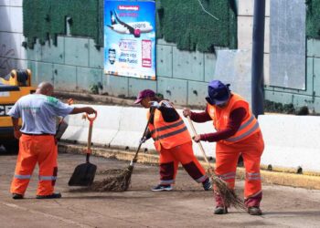 Retiran 30 toneladas de desechos en ríos
