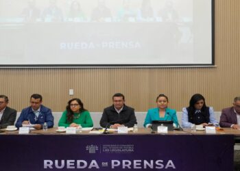 Avalan detención de secretarios