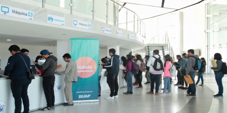 Armenta pide ampliar matrícula en universidades