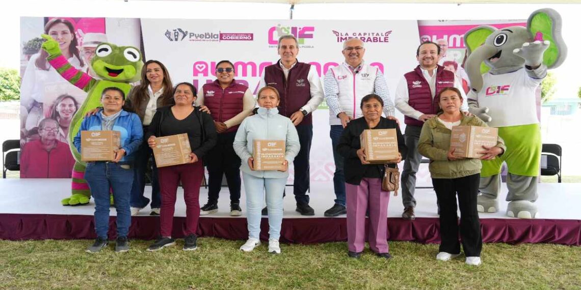 Entregan 4 mil despensas a familias de Tetela