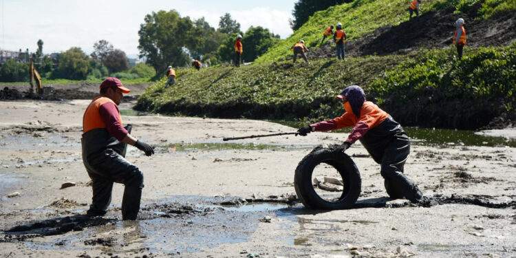 Supervisan desazolve en Puente Negro