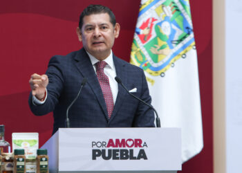 Desde Morena, fuego amigo y no tan amigo: gobernador
