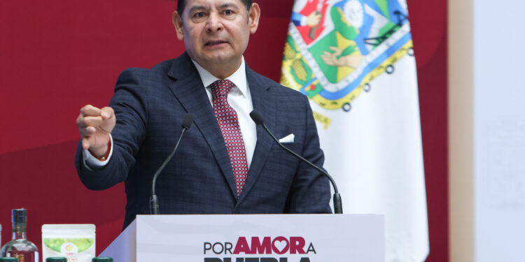 Desde Morena, fuego amigo y no tan amigo: gobernador