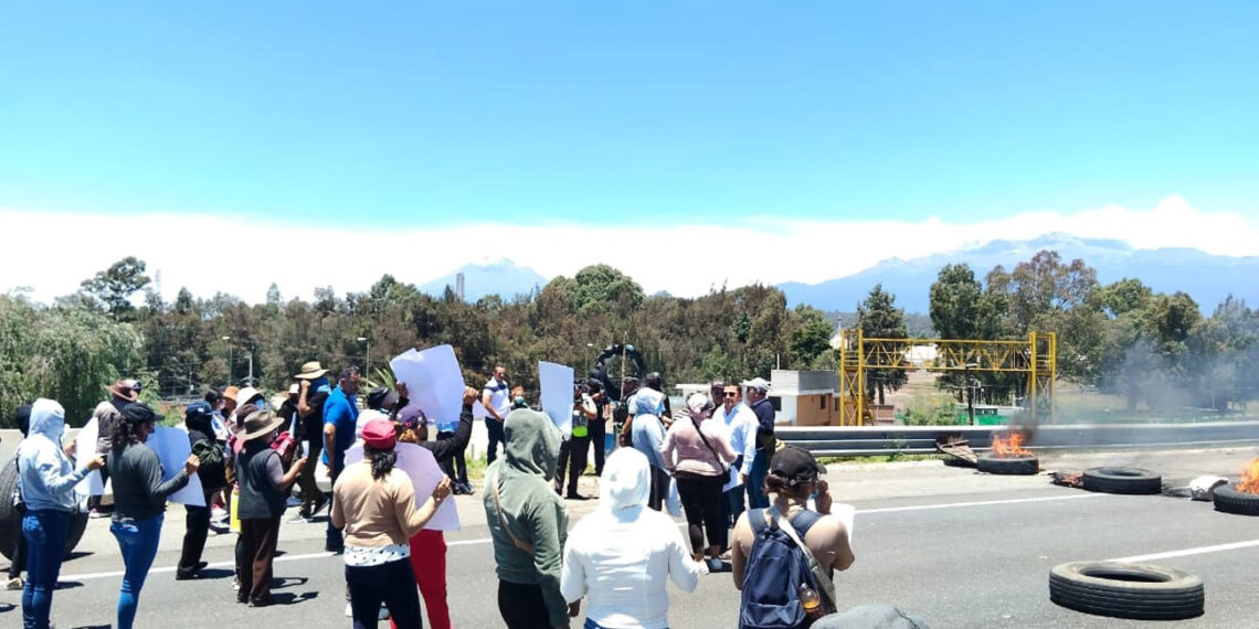 Bloquearon Puebla-México por exigencia de búsqueda