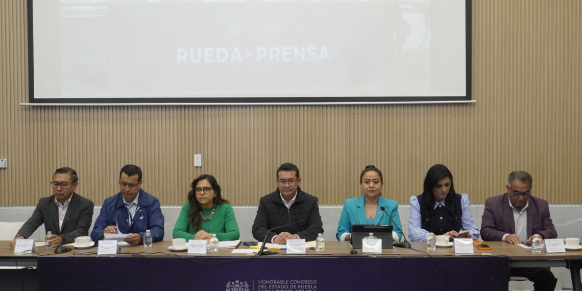 “Agua de Puebla sirve para nada y cobra caro”