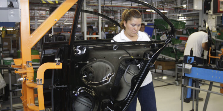 Industria automotriz, en riesgo por revisión del T-MEC