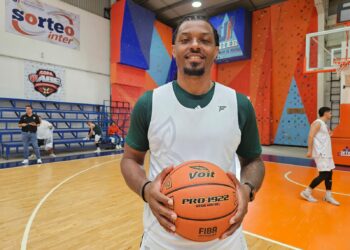 Lobos suma al MVP Shaquille Johnson