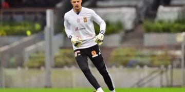 Firma Miguel Ortega con Deportes Tolima