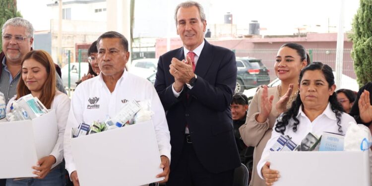 Jornada Imparable lleva apoyos a familias poblanas
