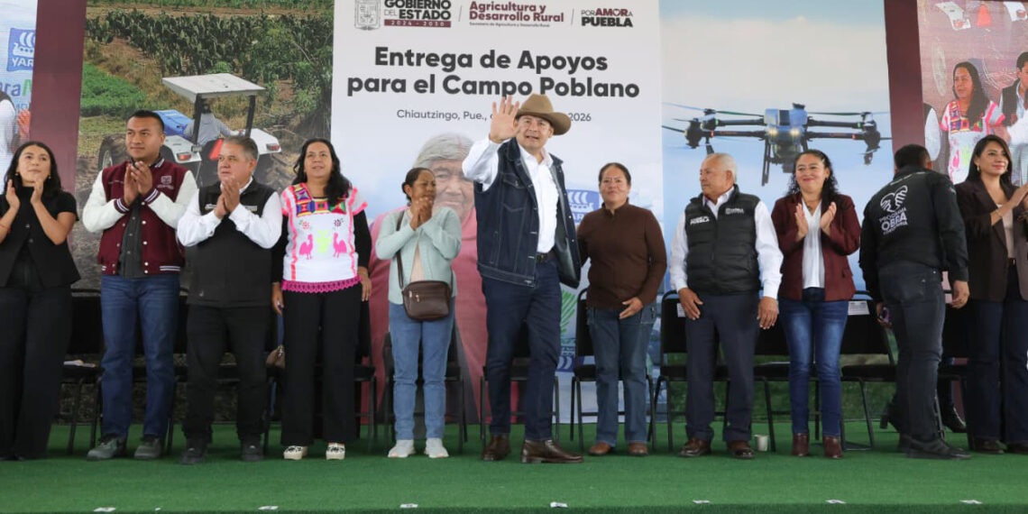 Entrega gobernador apoyos por 25 mdp al campo poblano