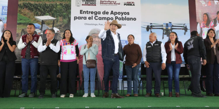 Entrega gobernador apoyos por 25 mdp al campo poblano